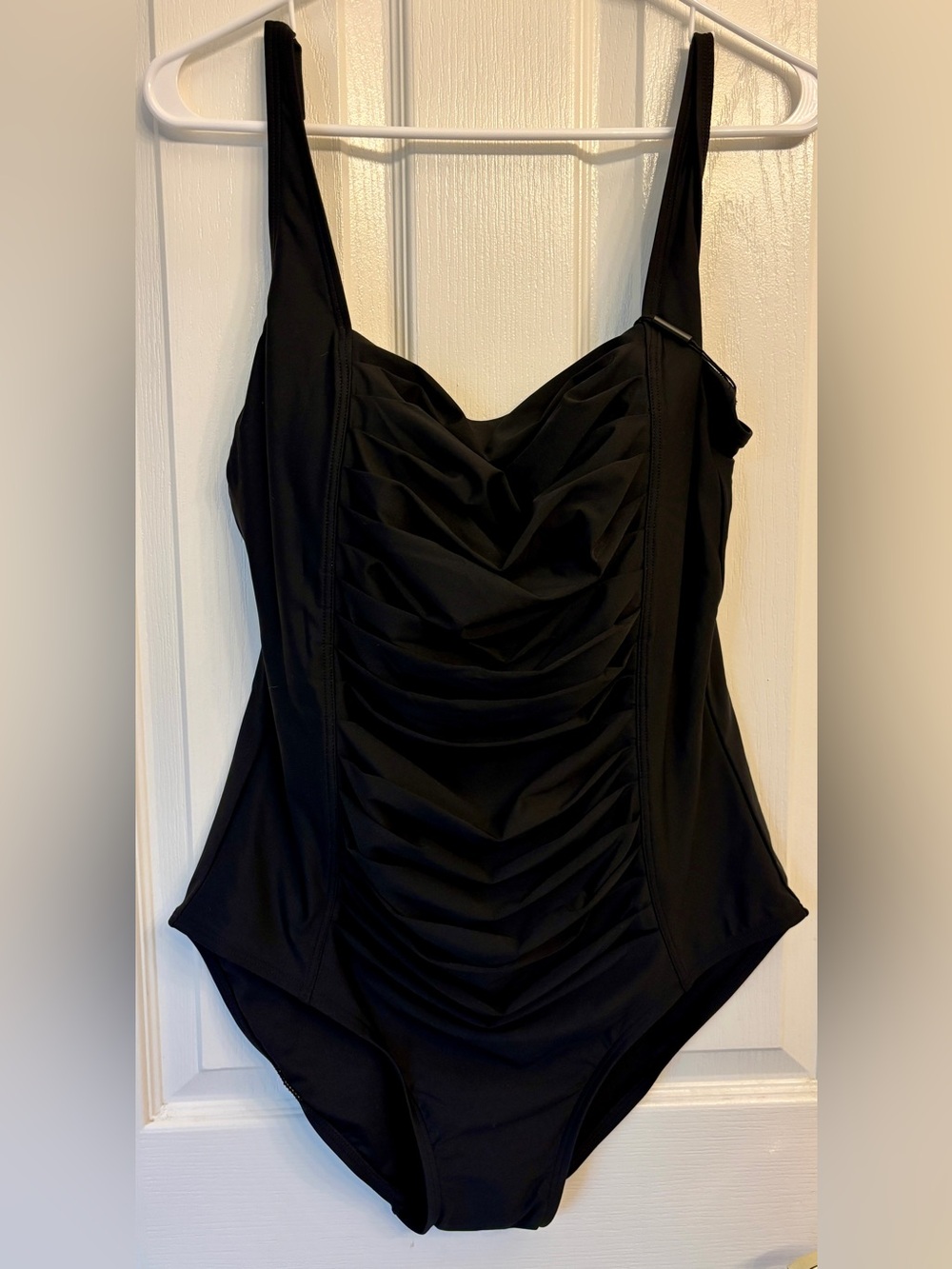 Black One-Piece Rouched Swimsuit ~ Women’s 16 ~ New with Tag ~ Slimming